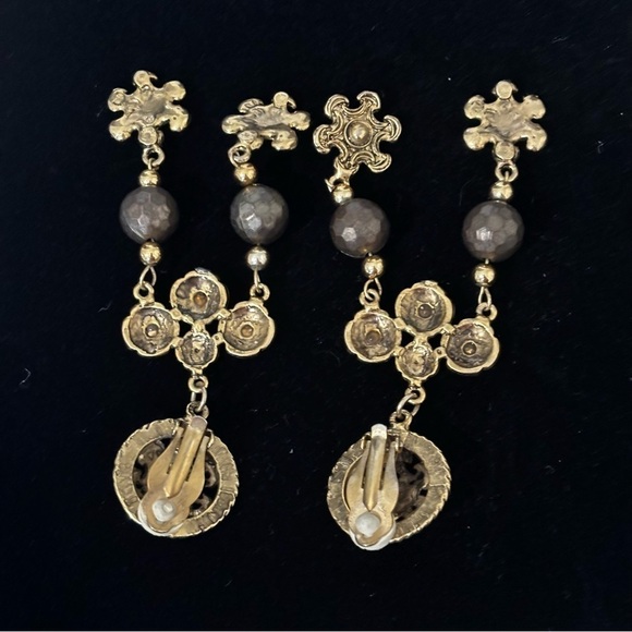 Vintage gorgeous brass rhinestones long cha cha style clip on earrings - Picture 6 of 7